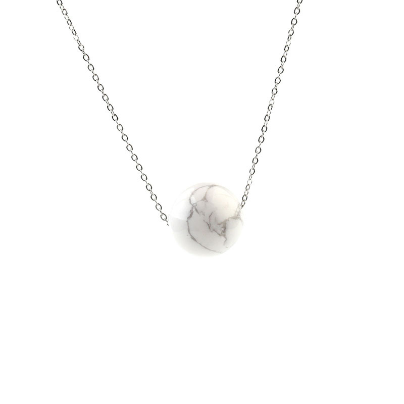 A single Howlite