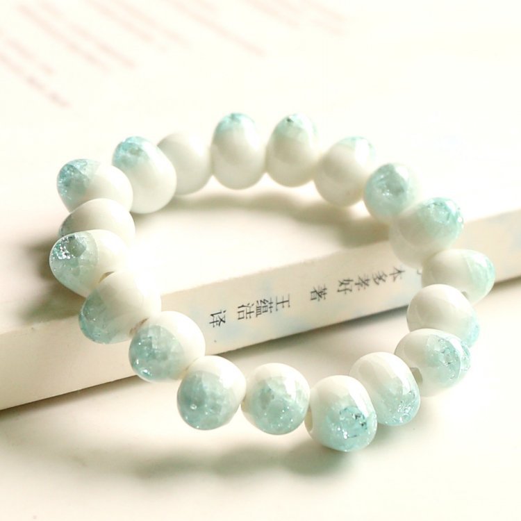 2:10mm beads ice cracked light blue