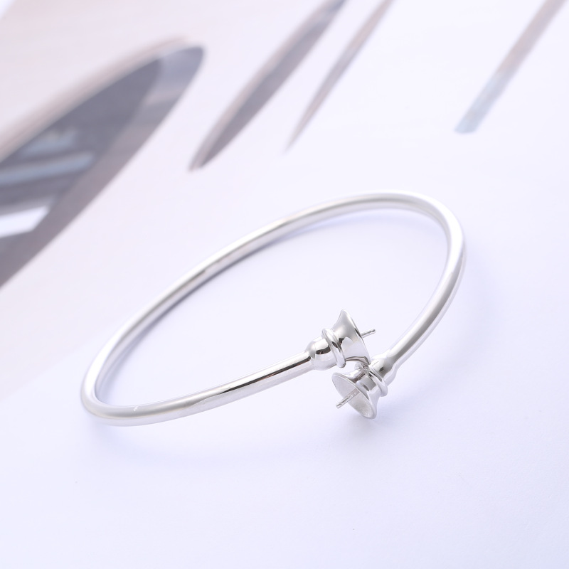 1:A bangle setting