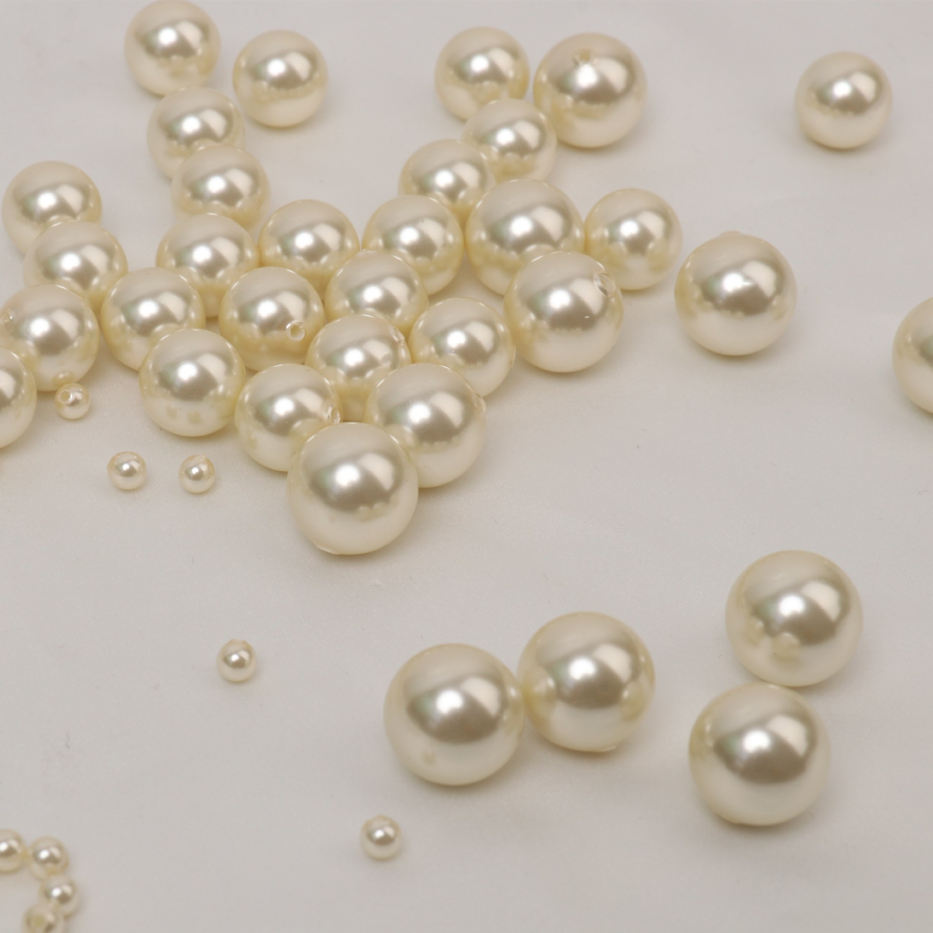 Pearl off-white 6mm