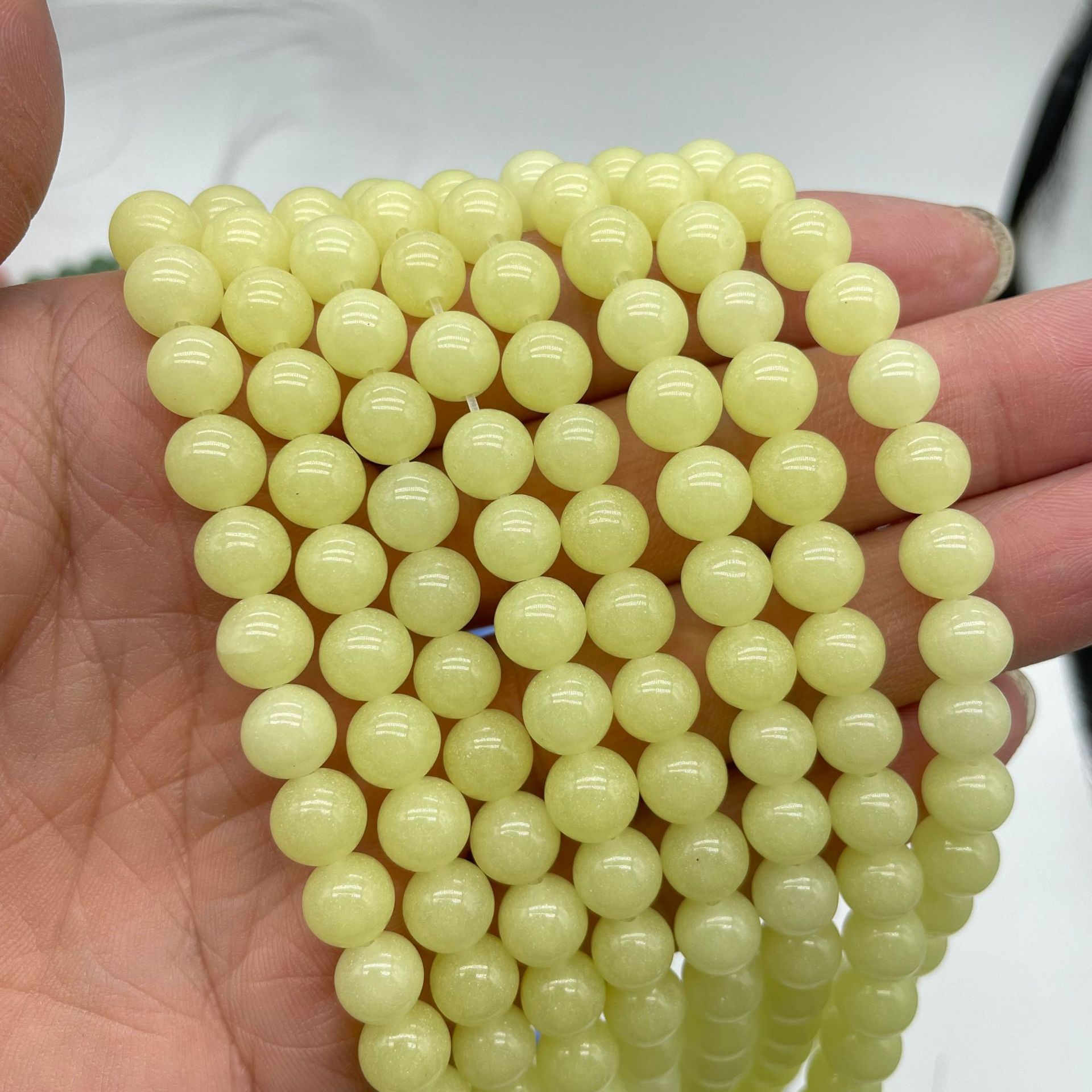 Yellow luminous stone 10mm (about 90 pieces)