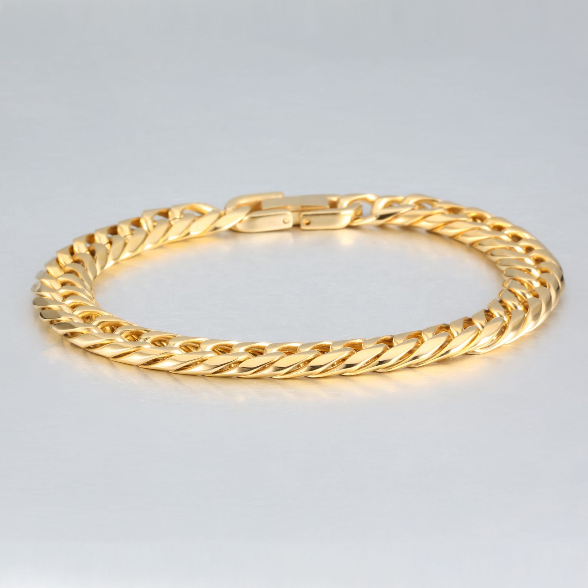 3:C 11mm, 215mm gold