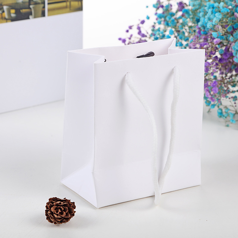 7:12*10.5*6 White gift bag (no size)