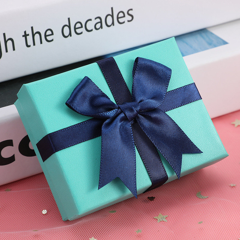 7:Blue box with dark blue bow