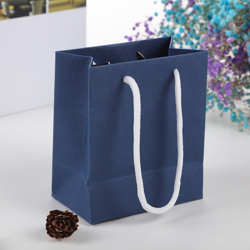 Blue gift bag: 8.5*8.5*4.5cm