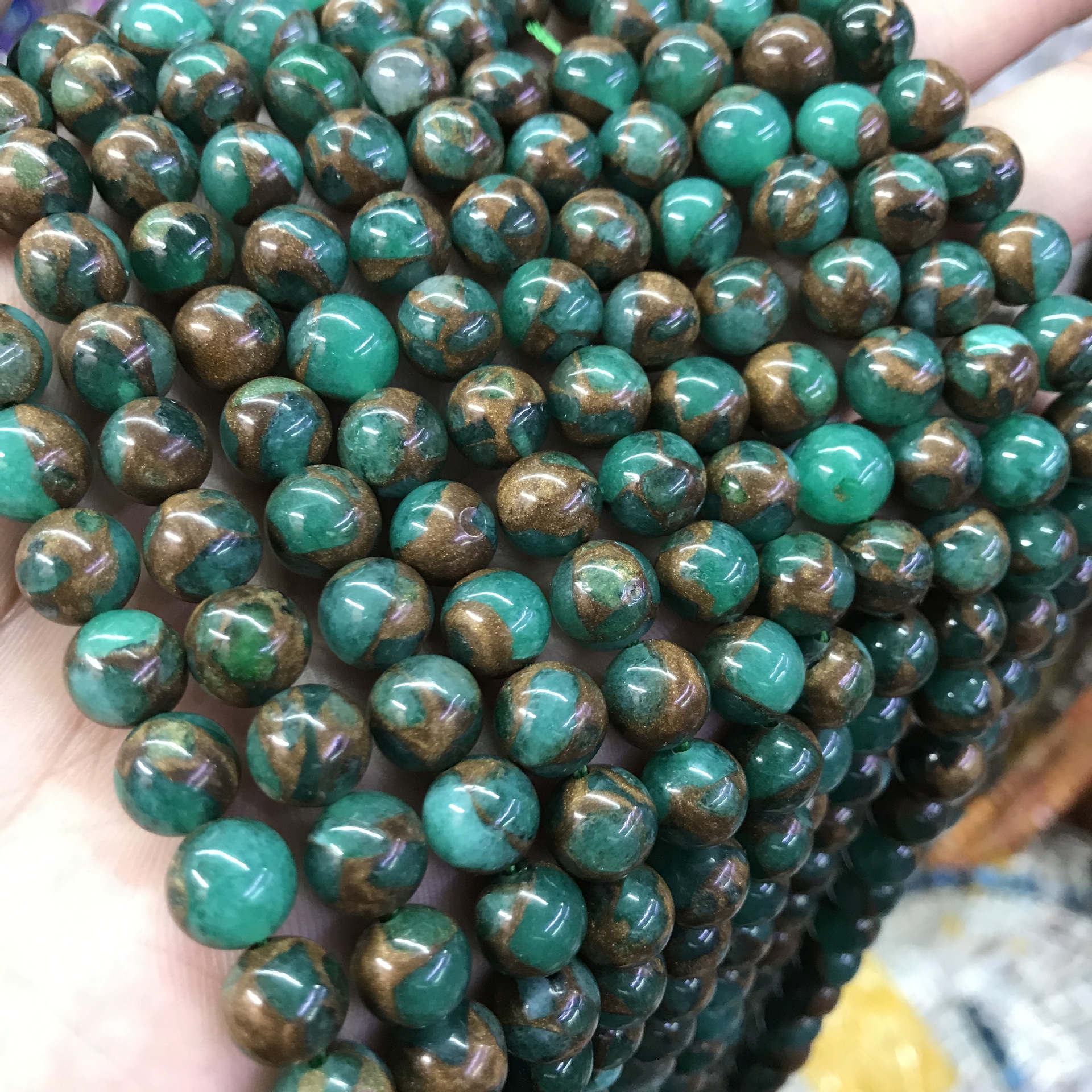 Green 4MM, about 92 beads/strand