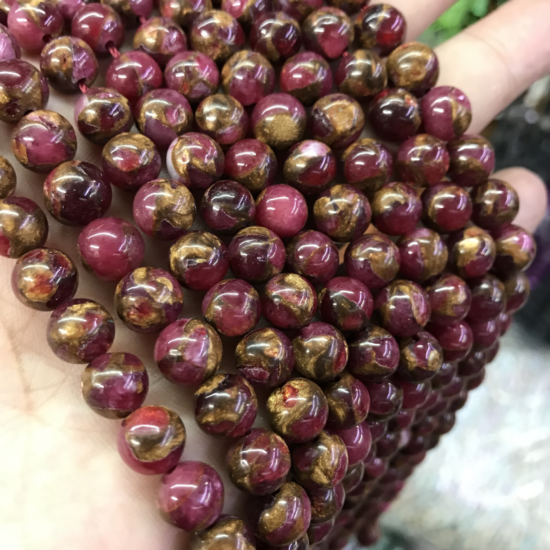 Red 10MM, about 38 beads/strand