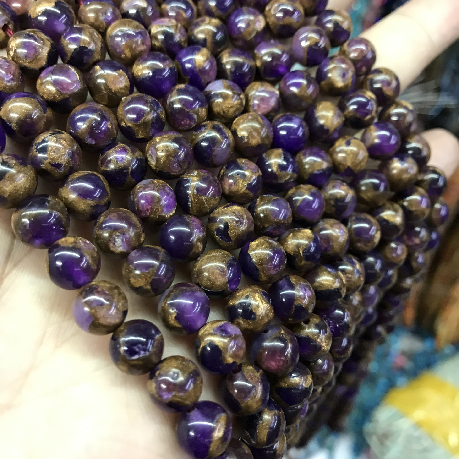 Color 4MM, about 92 beads/strand