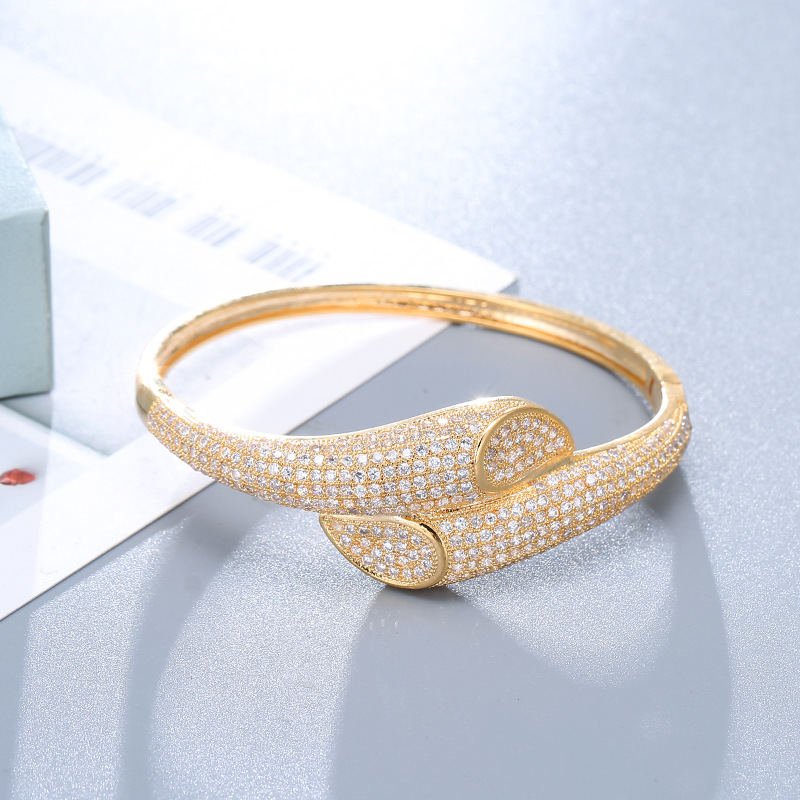 B gold color plated bracelet