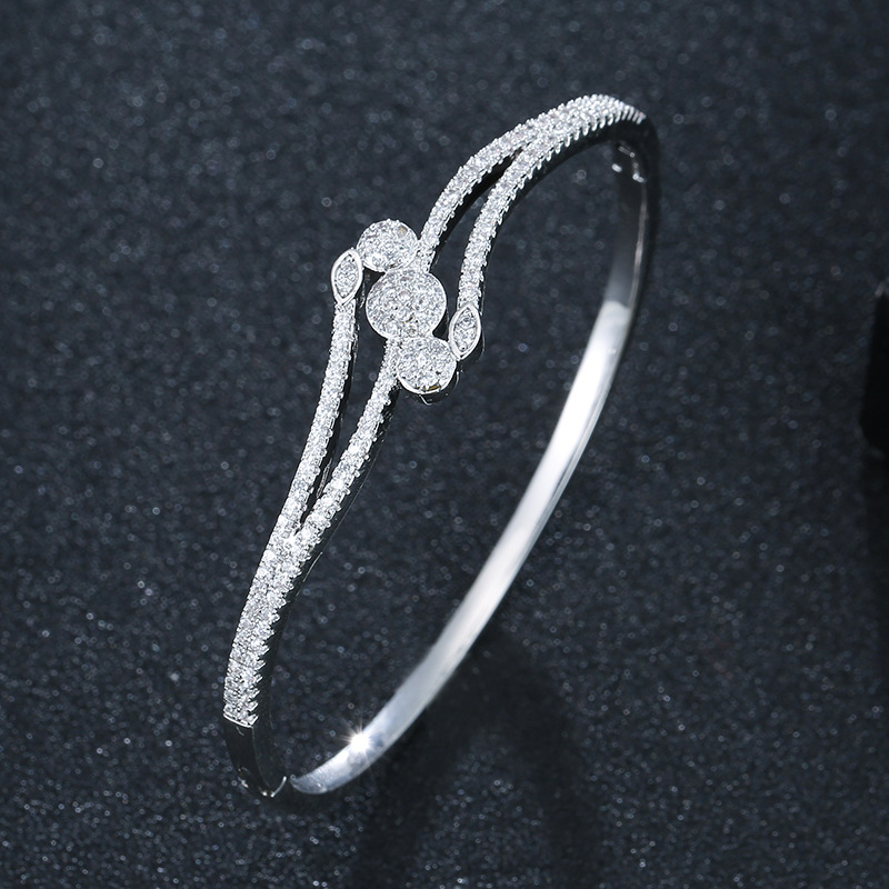 1:A real platinum plated bracelet