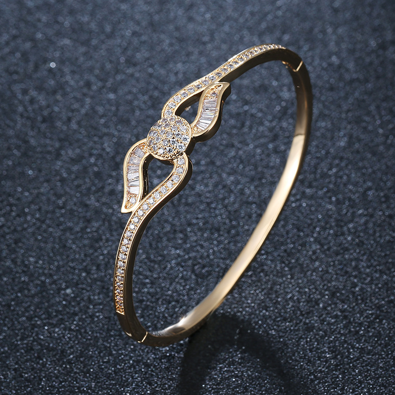 B gold color plated bracelet