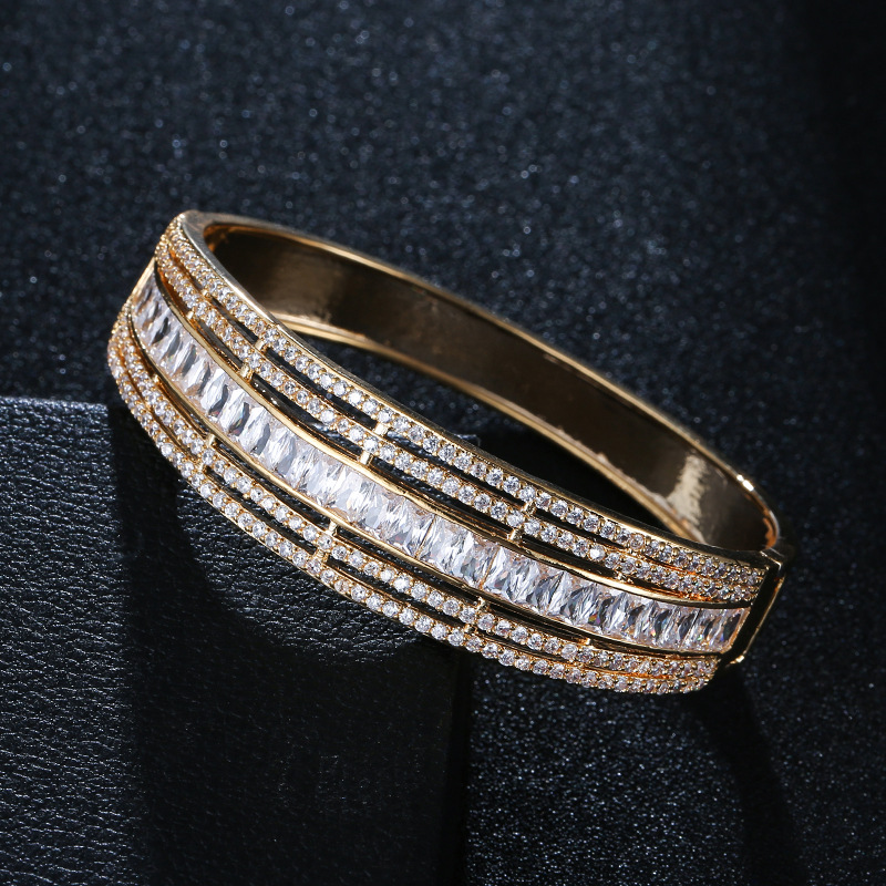 B gold color plated bracelet