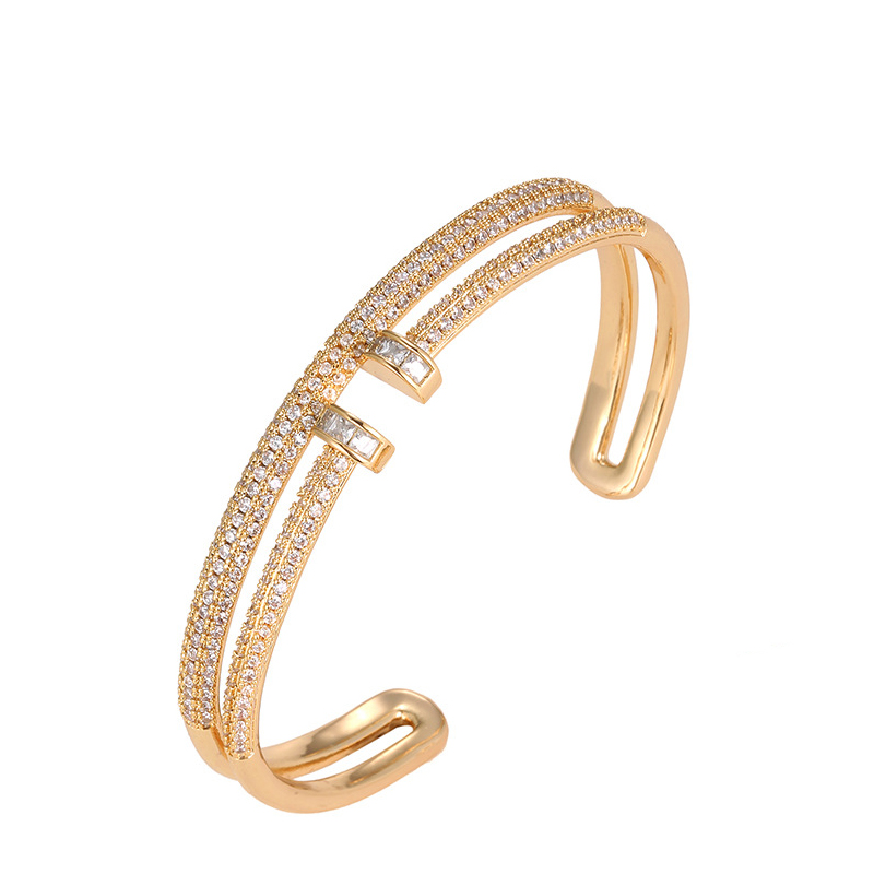 B gold color plated bracelet