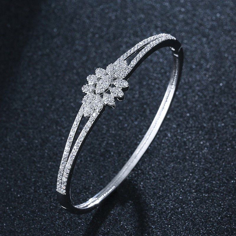 1:A real platinum plated bracelet