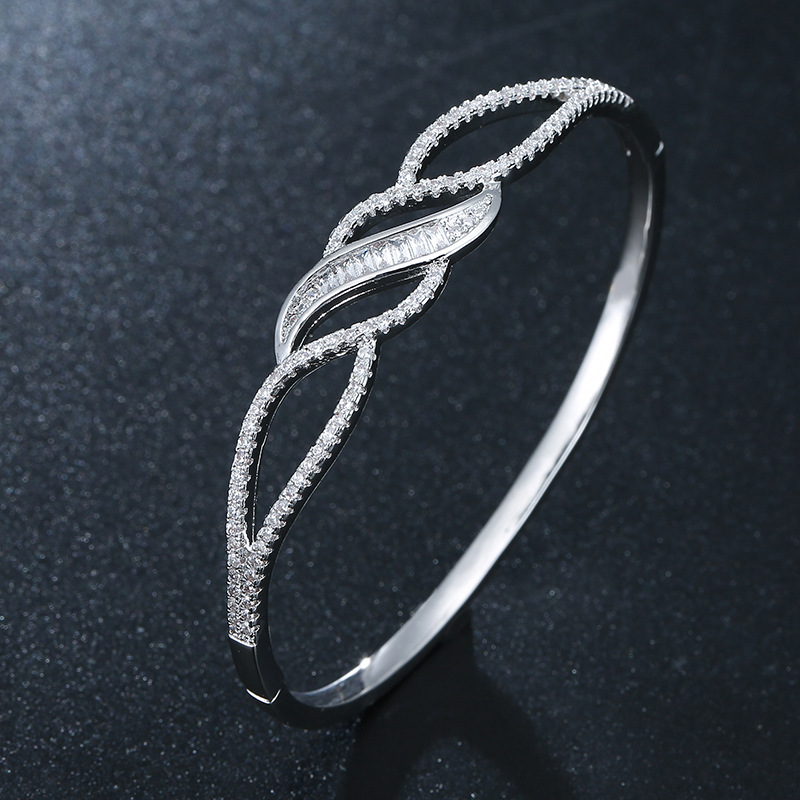 1:A real platinum plated bracelet