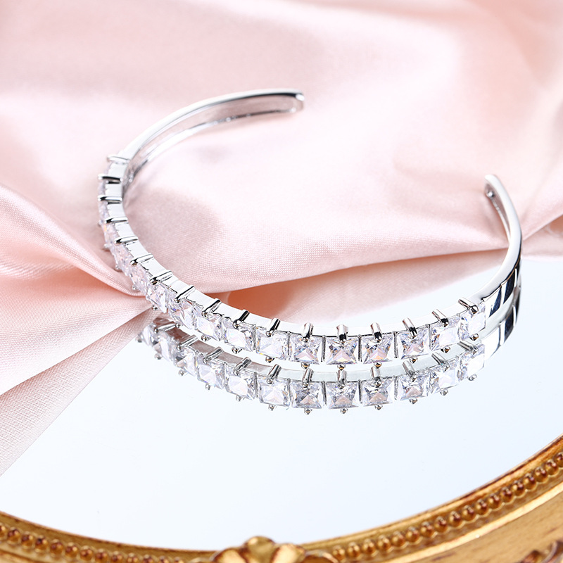 D real platinum plated bracelet