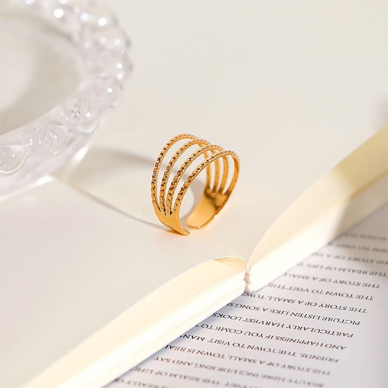 4:Four stripe open ring