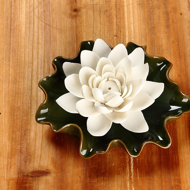 10:White water lily   dark green base (single hole)