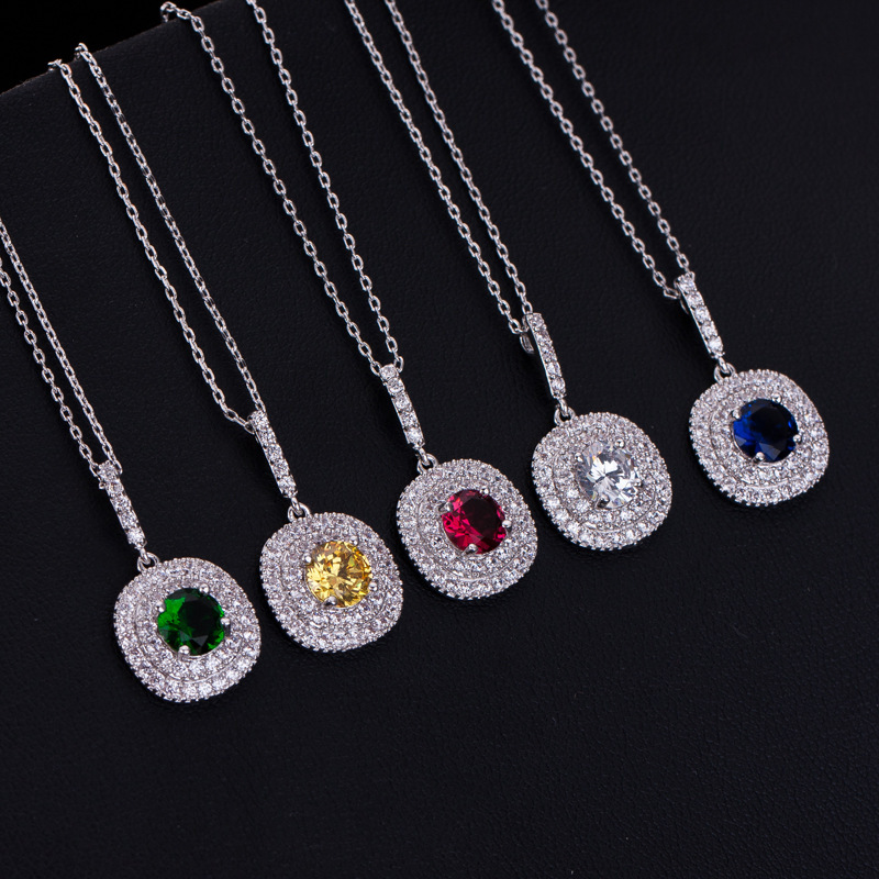 White gold zirconium necklace