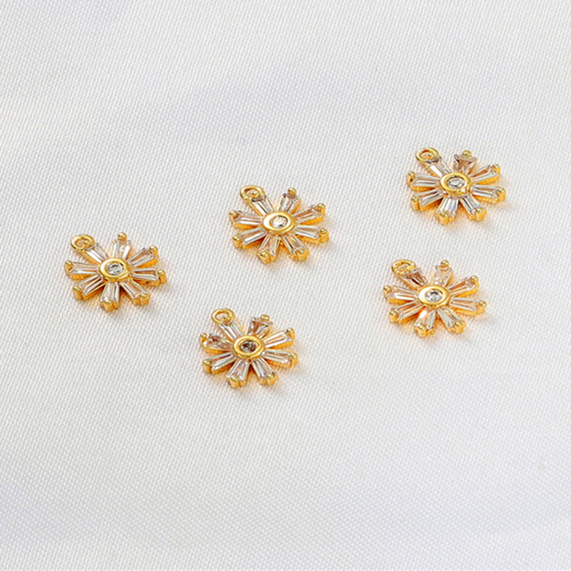 Eight flower inlaid zircon 10x8.5mm aperture of ab