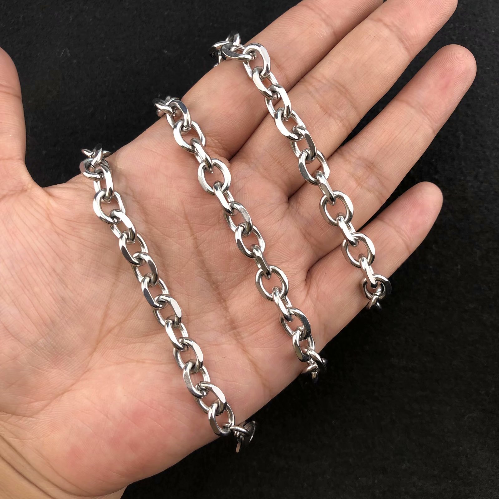 14:Angle chain 2.0 x 8mm, Length 60CM