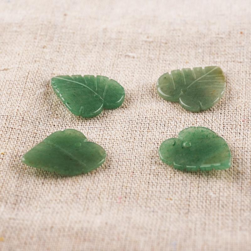 Aventurine jade/curved leaves 21×26mm