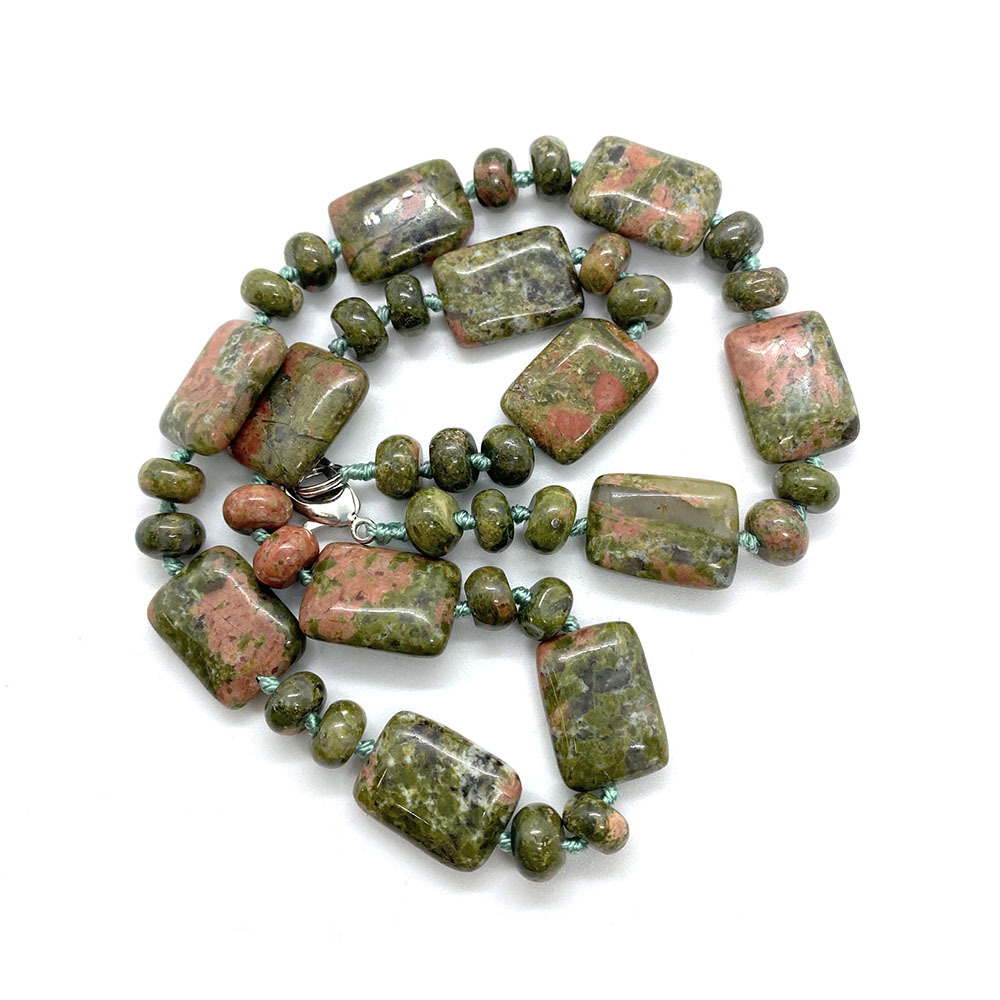 12:Unakite