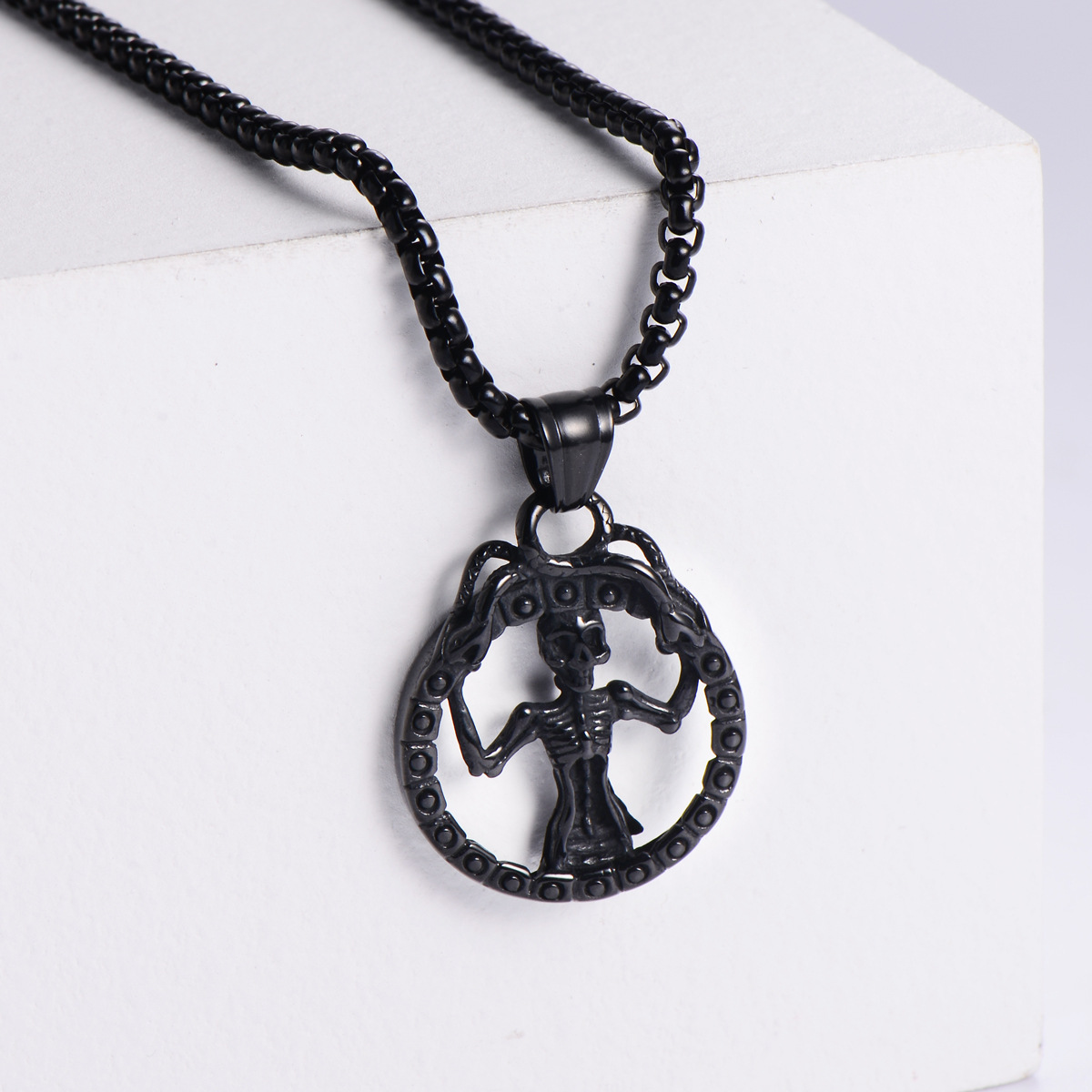 2:【Black】Pendant