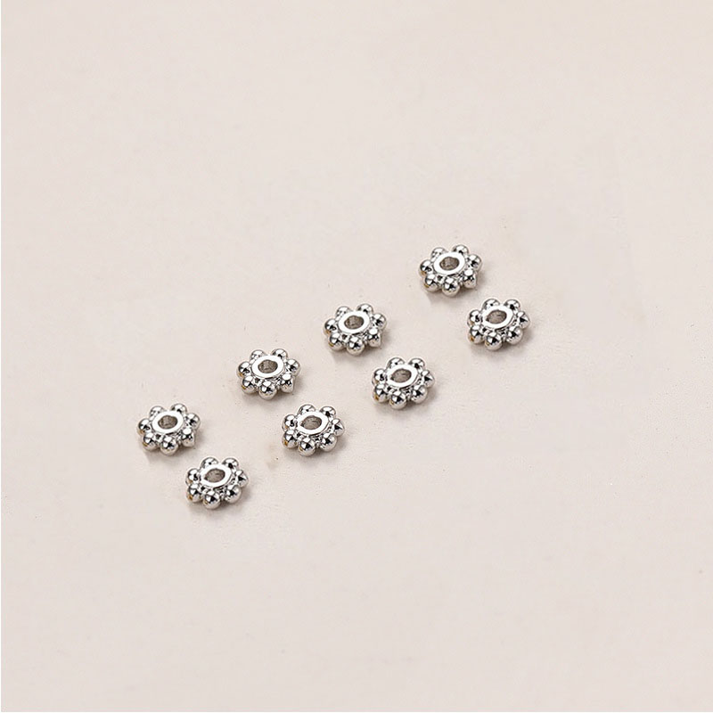 White K Snowflake 4mm