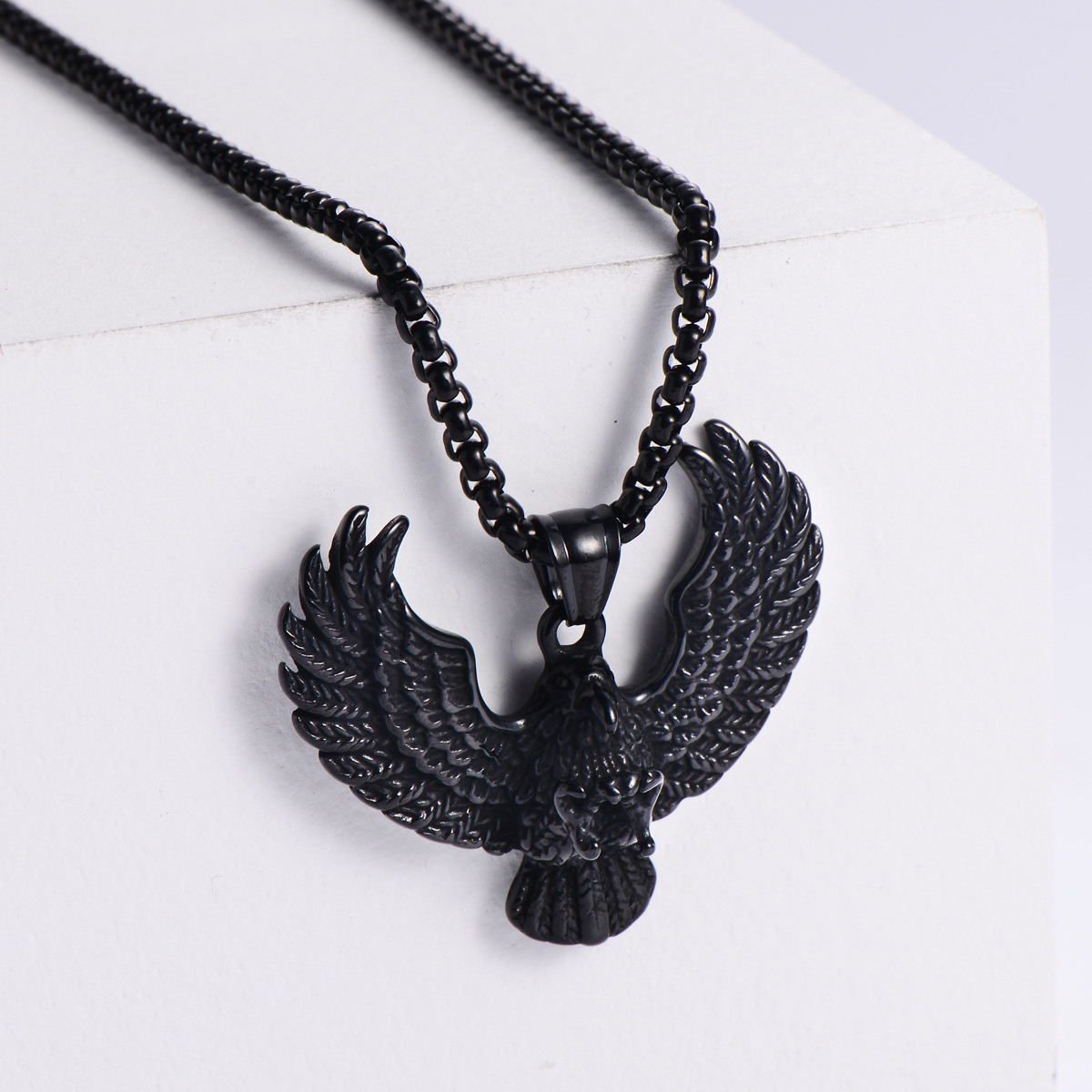 【Black】with chain pendant