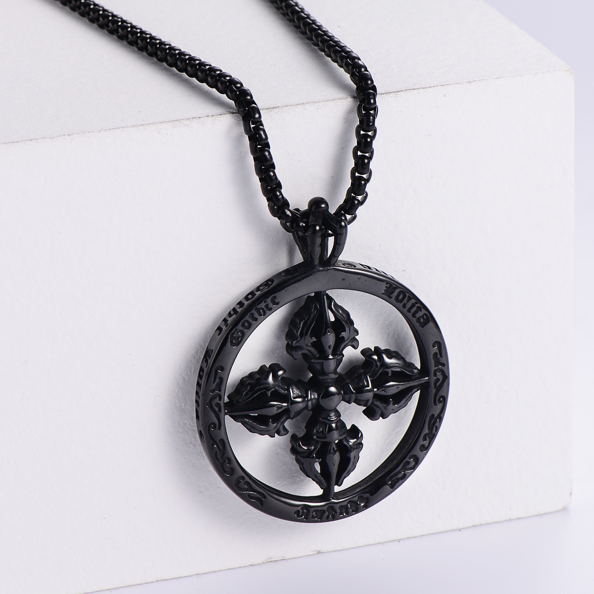 【Black】with chain pendant