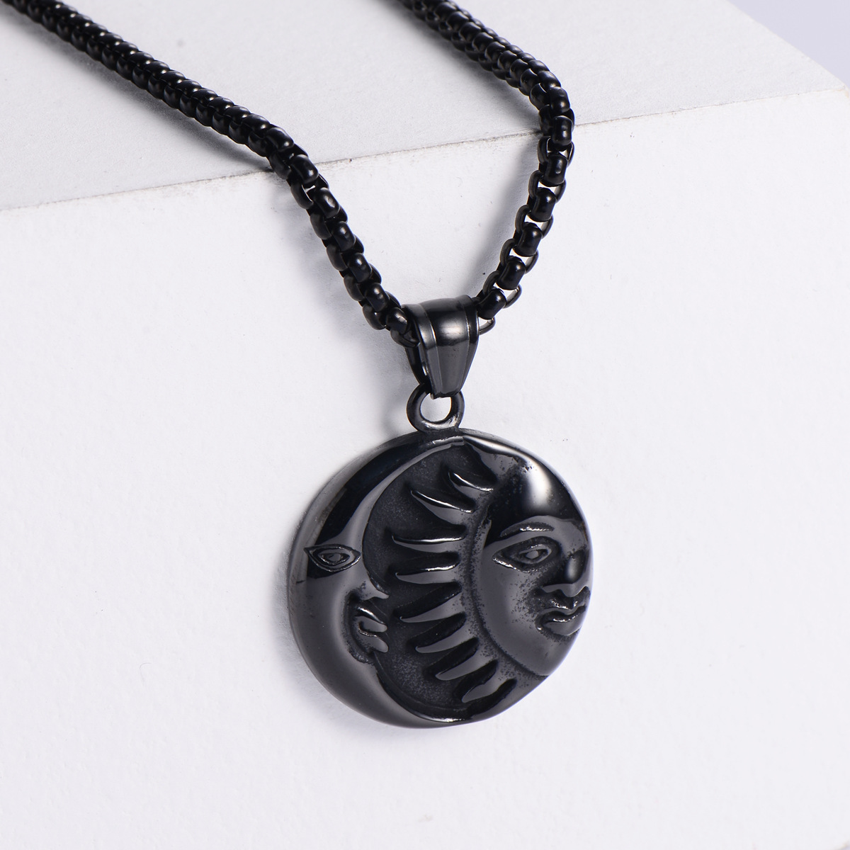 【Black】with chain pendant