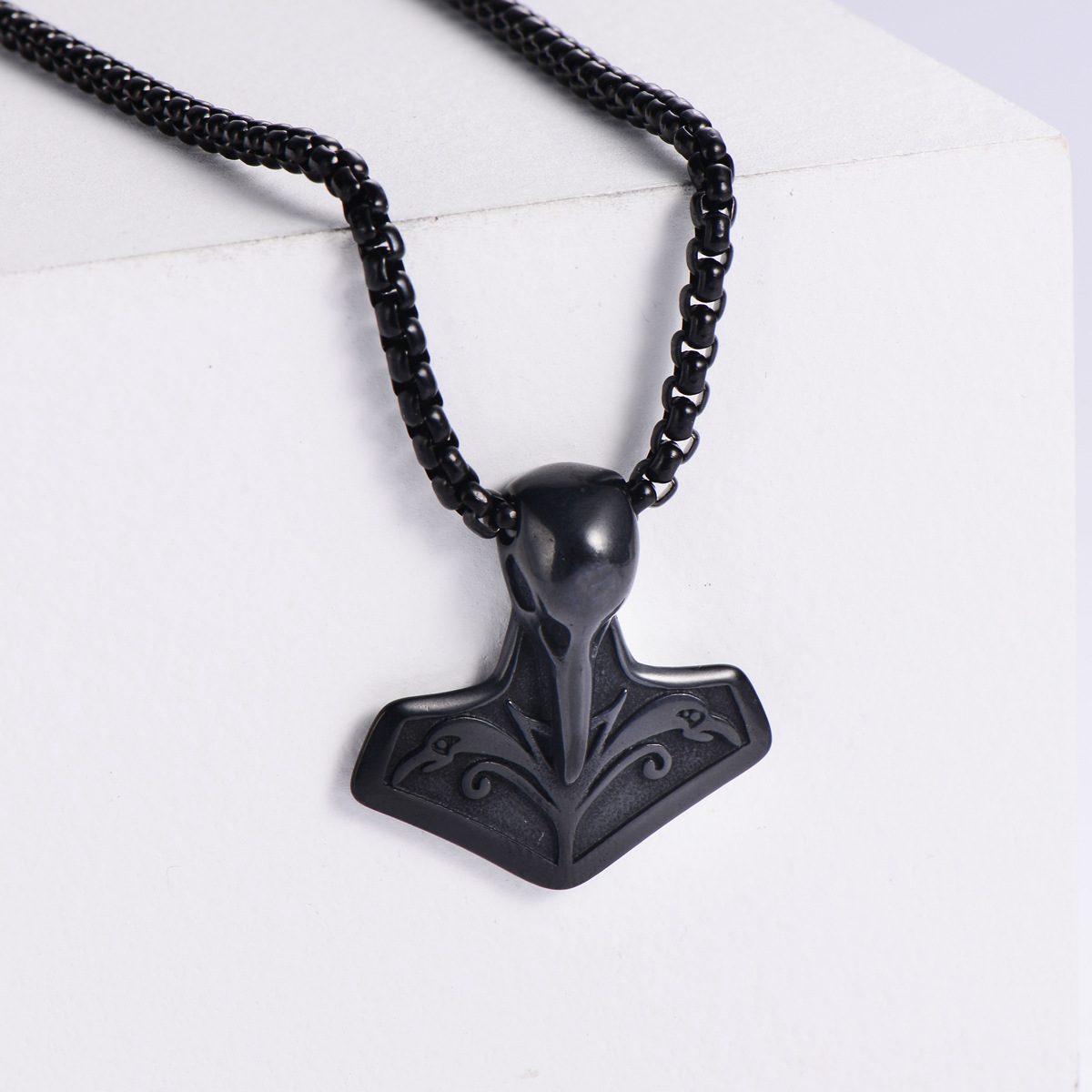 【Black】with chain pendant