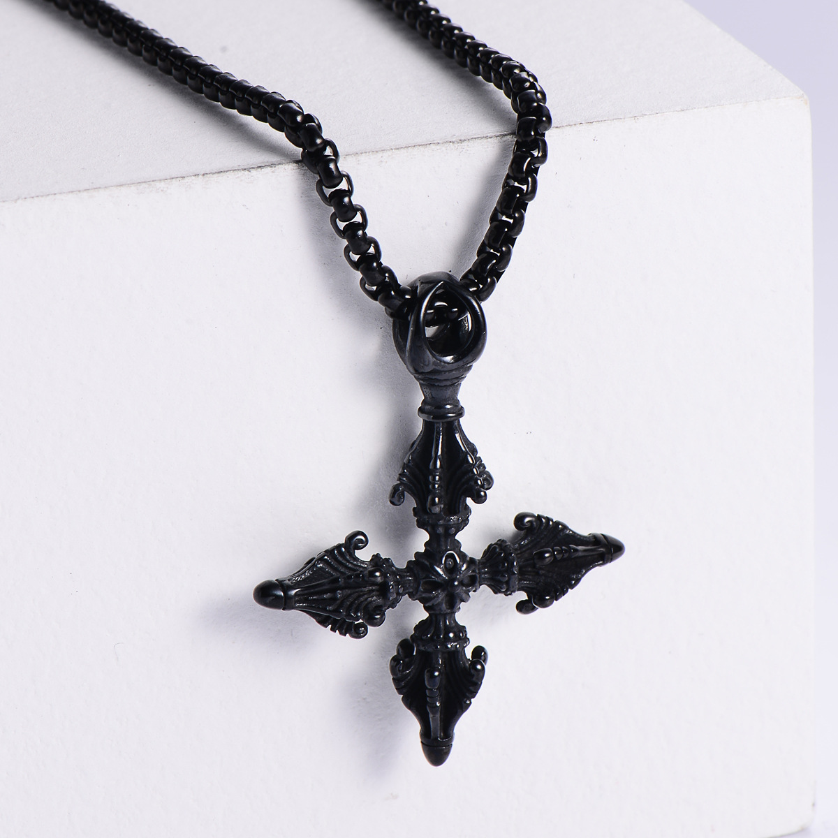 3:【Black】Pendant