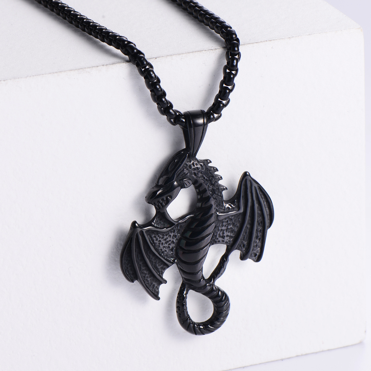 3:【Black】Pendant