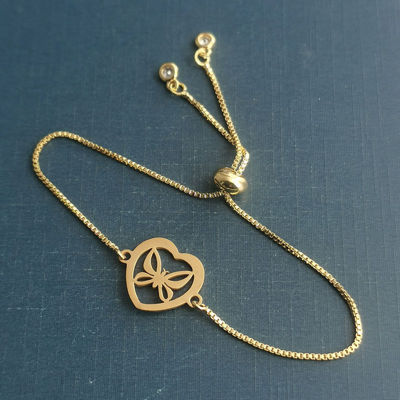 4:Gold Pendant   Bracelet