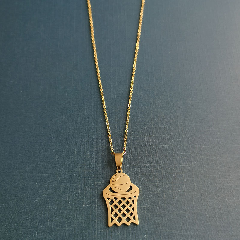 5:Gold Pendant   O Chain