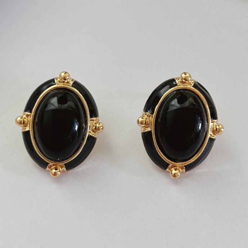 black 2.4*2.8cm