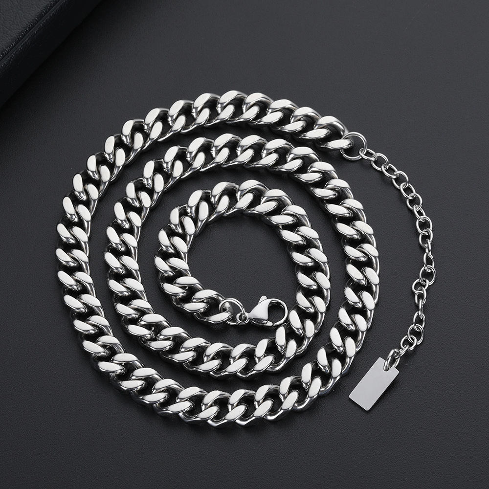 3:Cuban single chain, 7.2mm wide, 51.5mm long