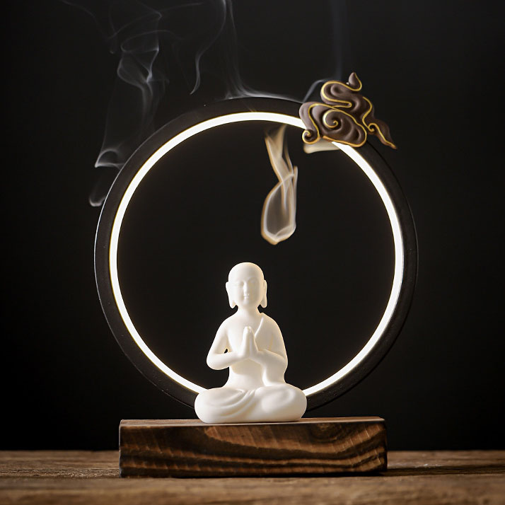 Zen monk with lamp circle 20.5*9.2*23.5cm