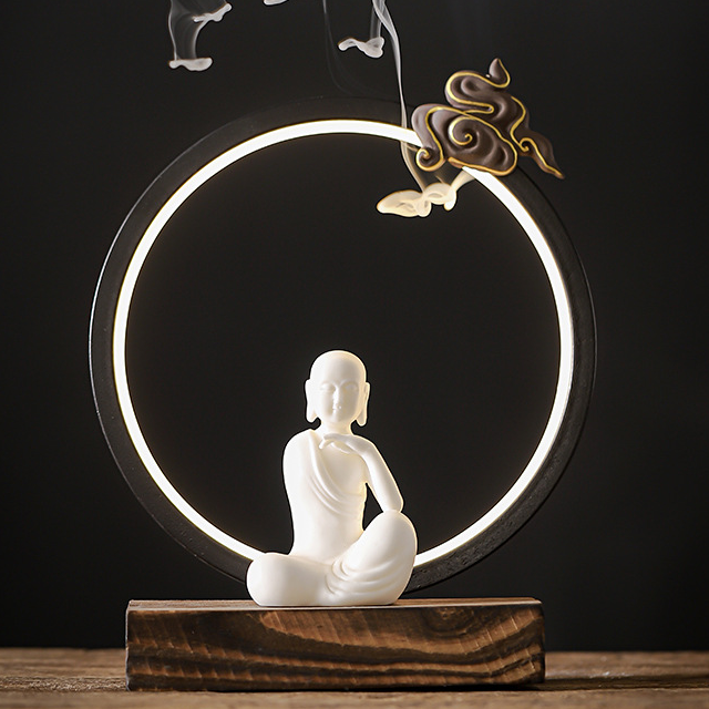 6:Wuchan monk with lamp circle 20.5*9.2*23.5cm