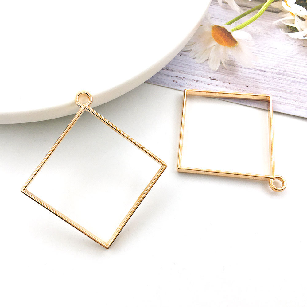 32:KC Gold Large Square 44x47mm