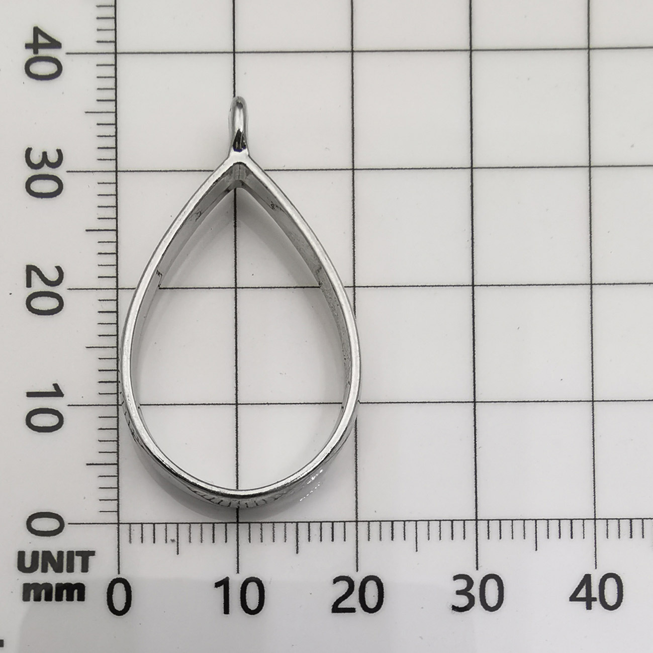 White K water drop 20x33mm