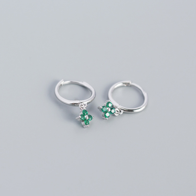  de color platino plateado con verde CZ