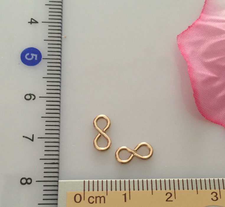 Figure 8 circle 4.25x9mm