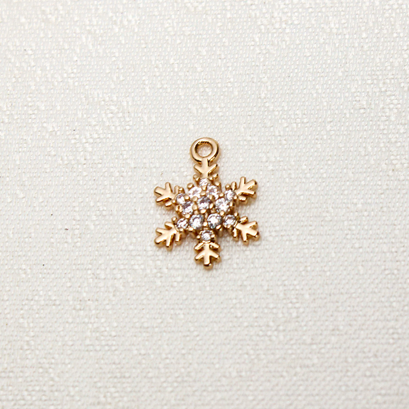 8:08#Small Snowflake 10x14mm