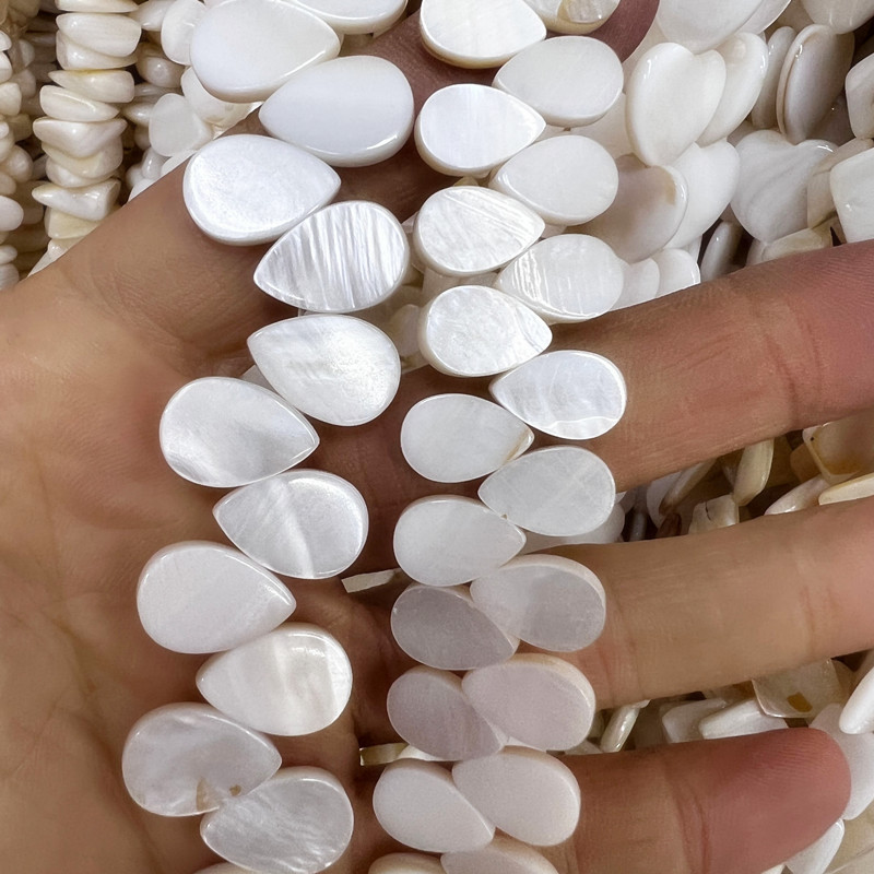 1:Shell bead: white