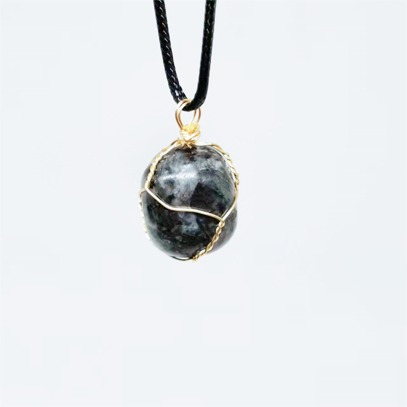 9:Black Labradorite