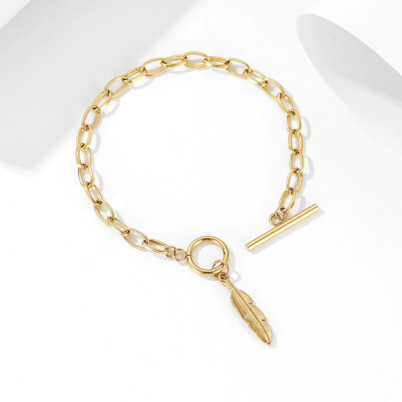 1:gold bracelet