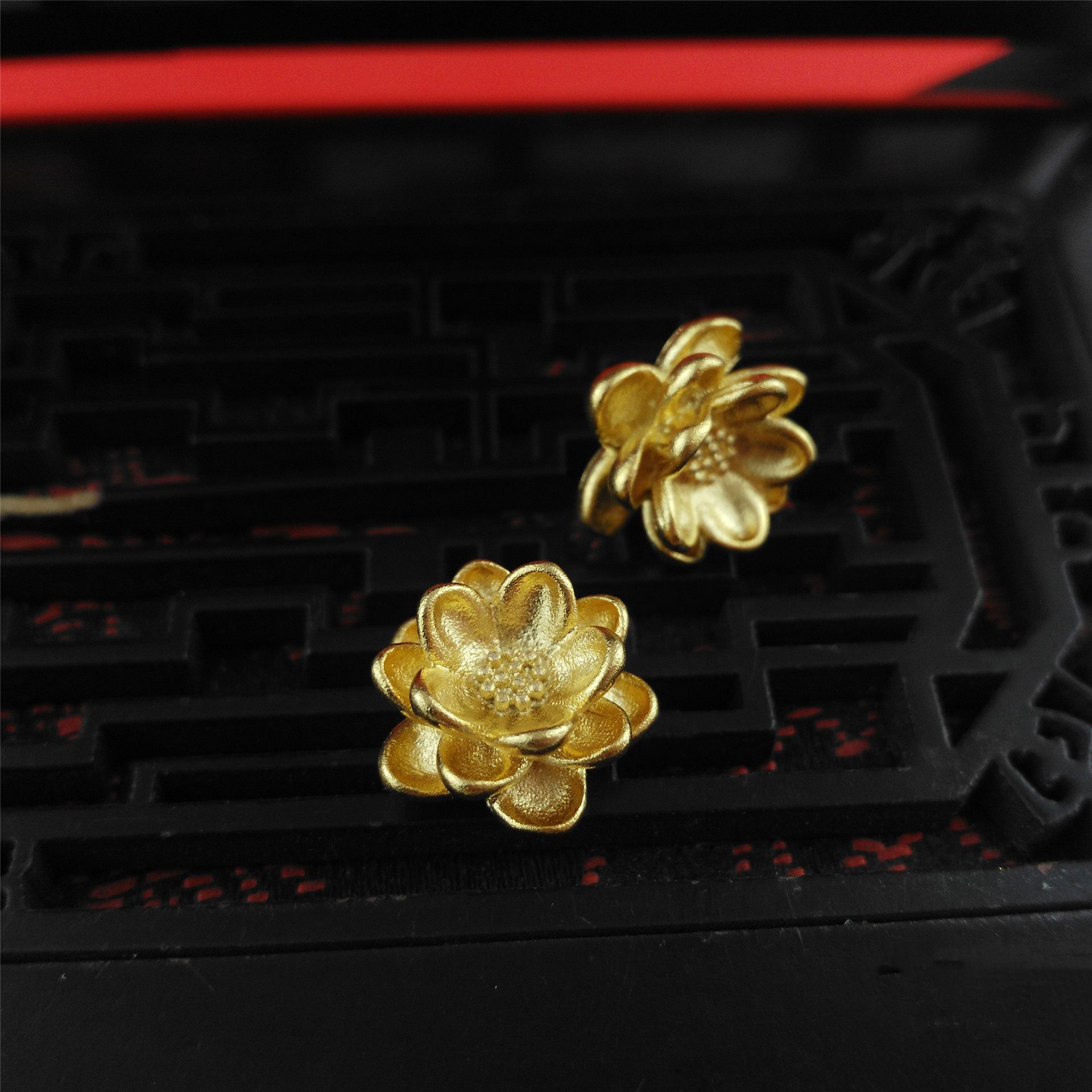 Triple Lotus 8x11mm